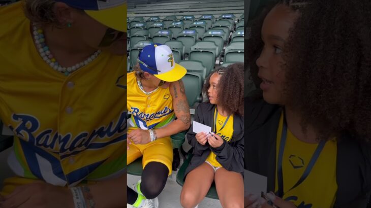 Scarlett meeting her favorite @TheSavannahBananas player!!!🍌⚾ #savannahbananasbaseball #shorts